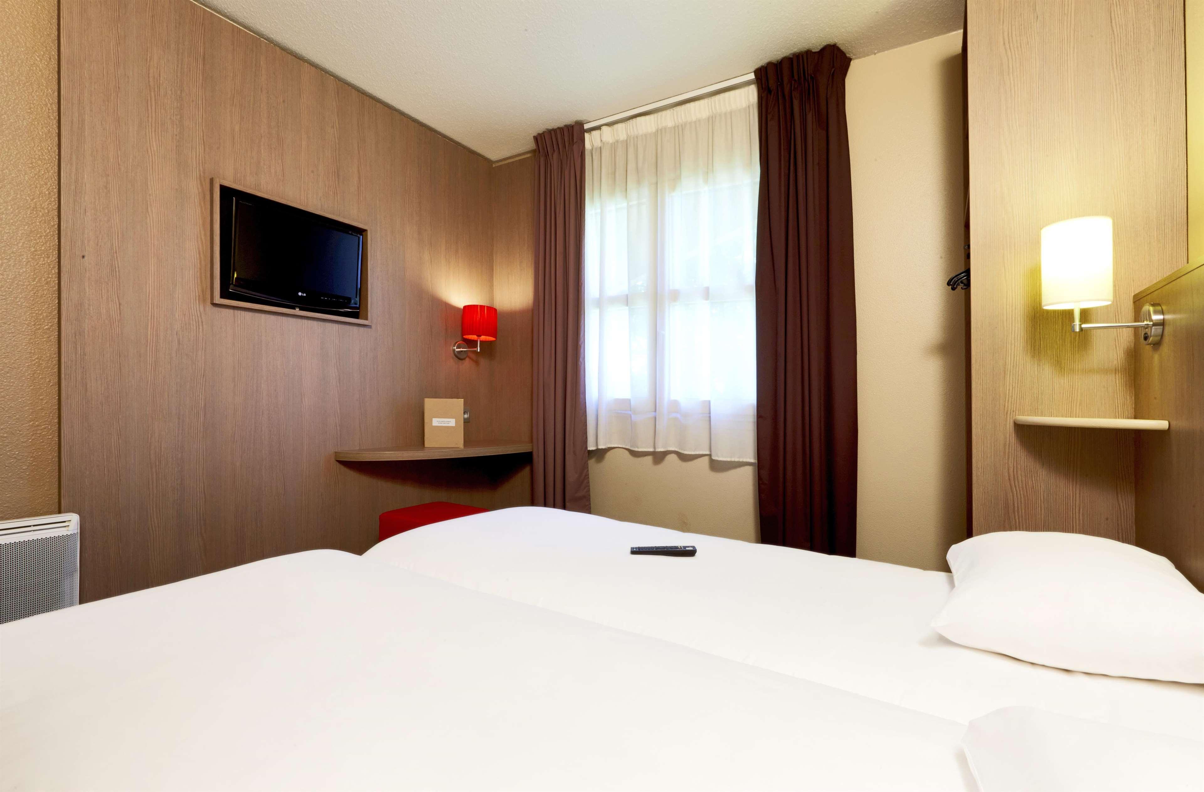 Brit Hotel Essentiel Cholet Eksteriør billede