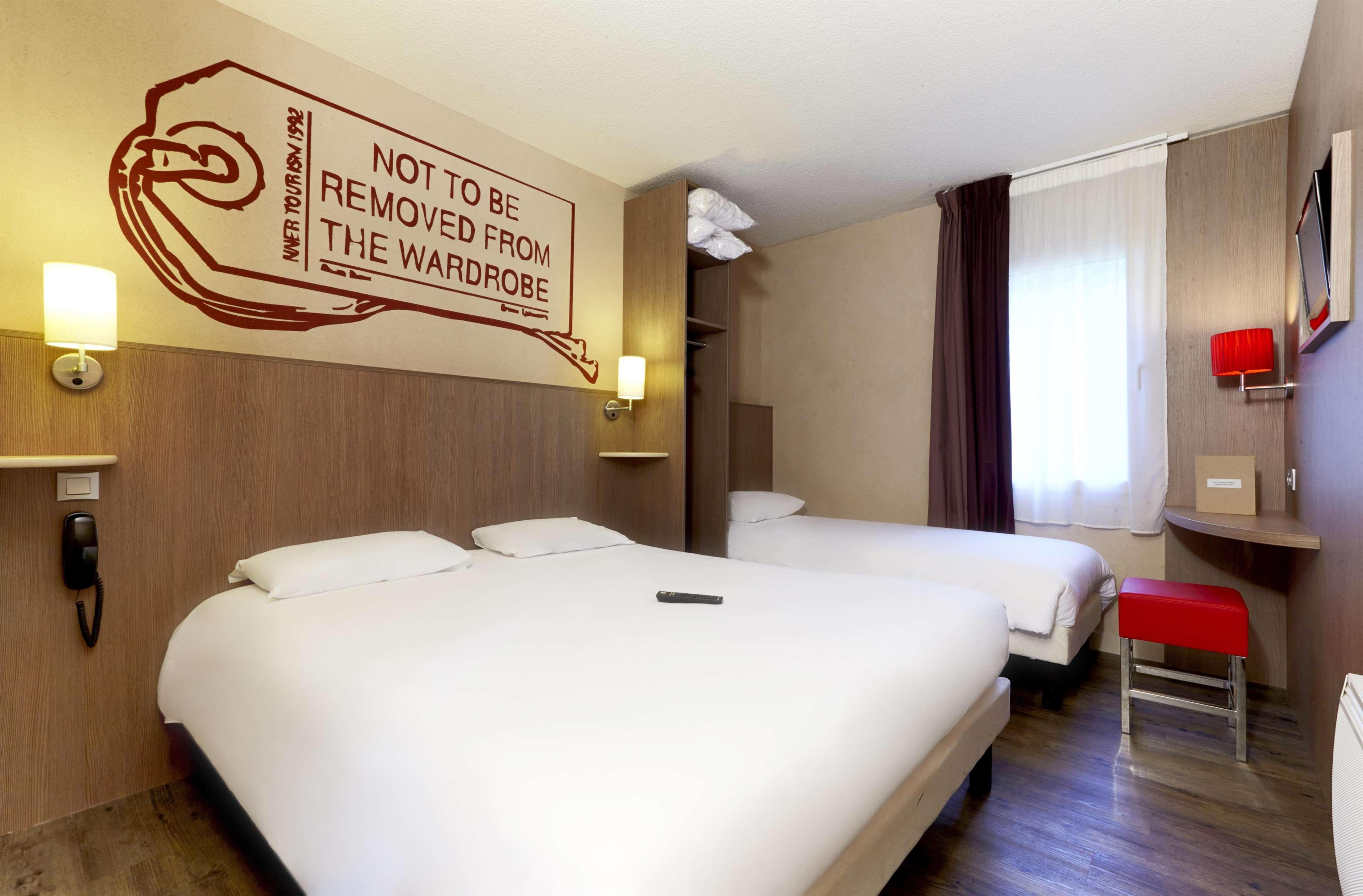 Brit Hotel Essentiel Cholet Eksteriør billede