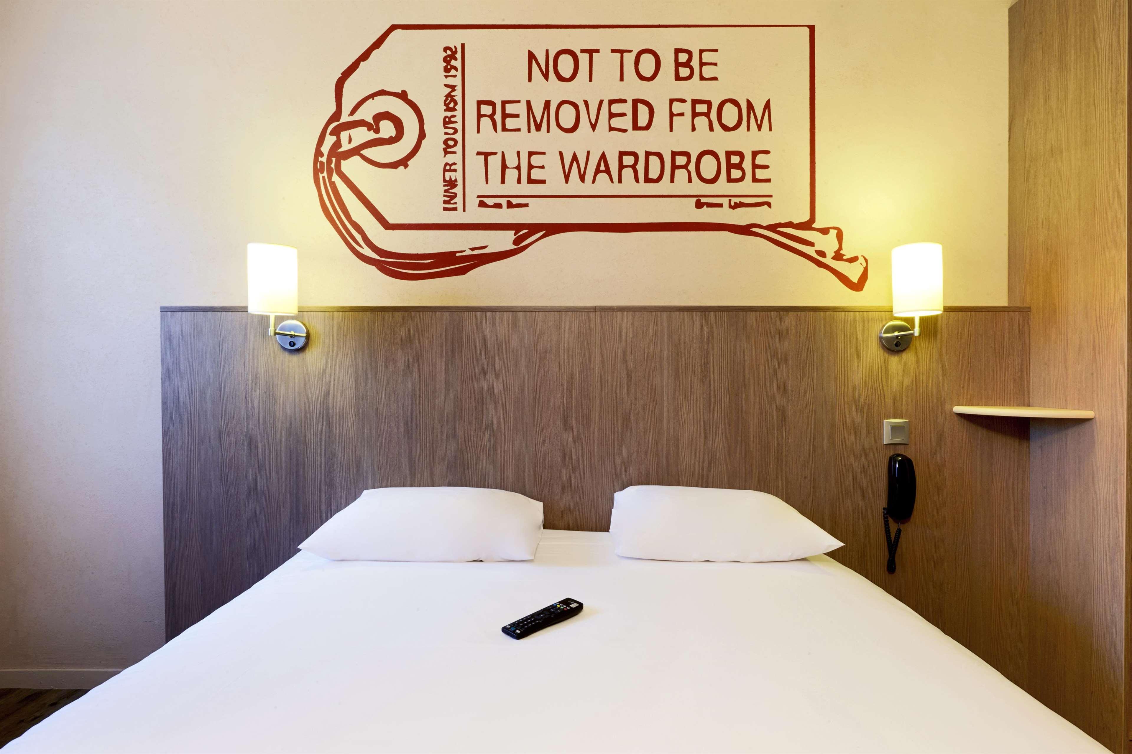 Brit Hotel Essentiel Cholet Eksteriør billede