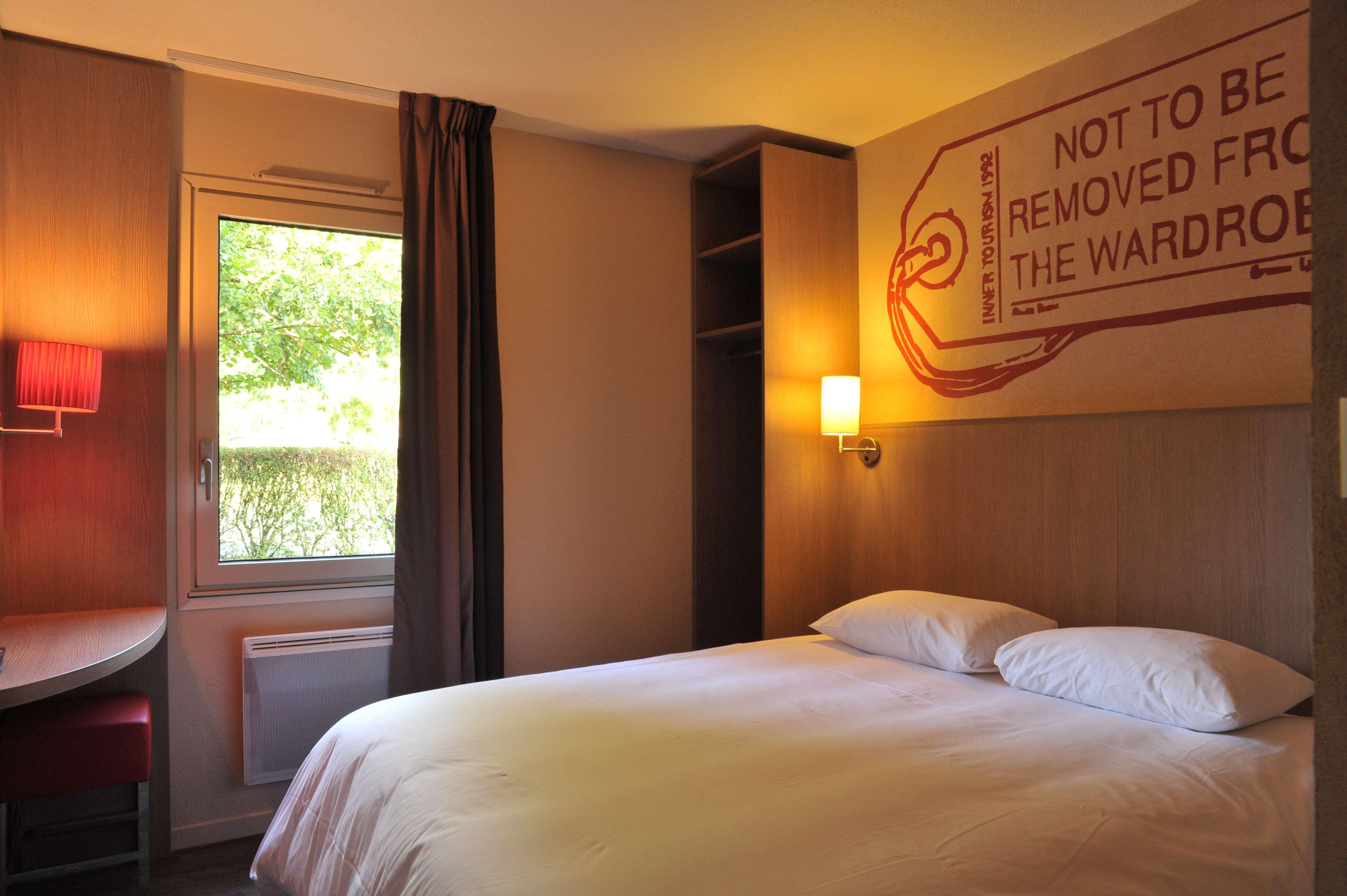 Brit Hotel Essentiel Cholet Eksteriør billede
