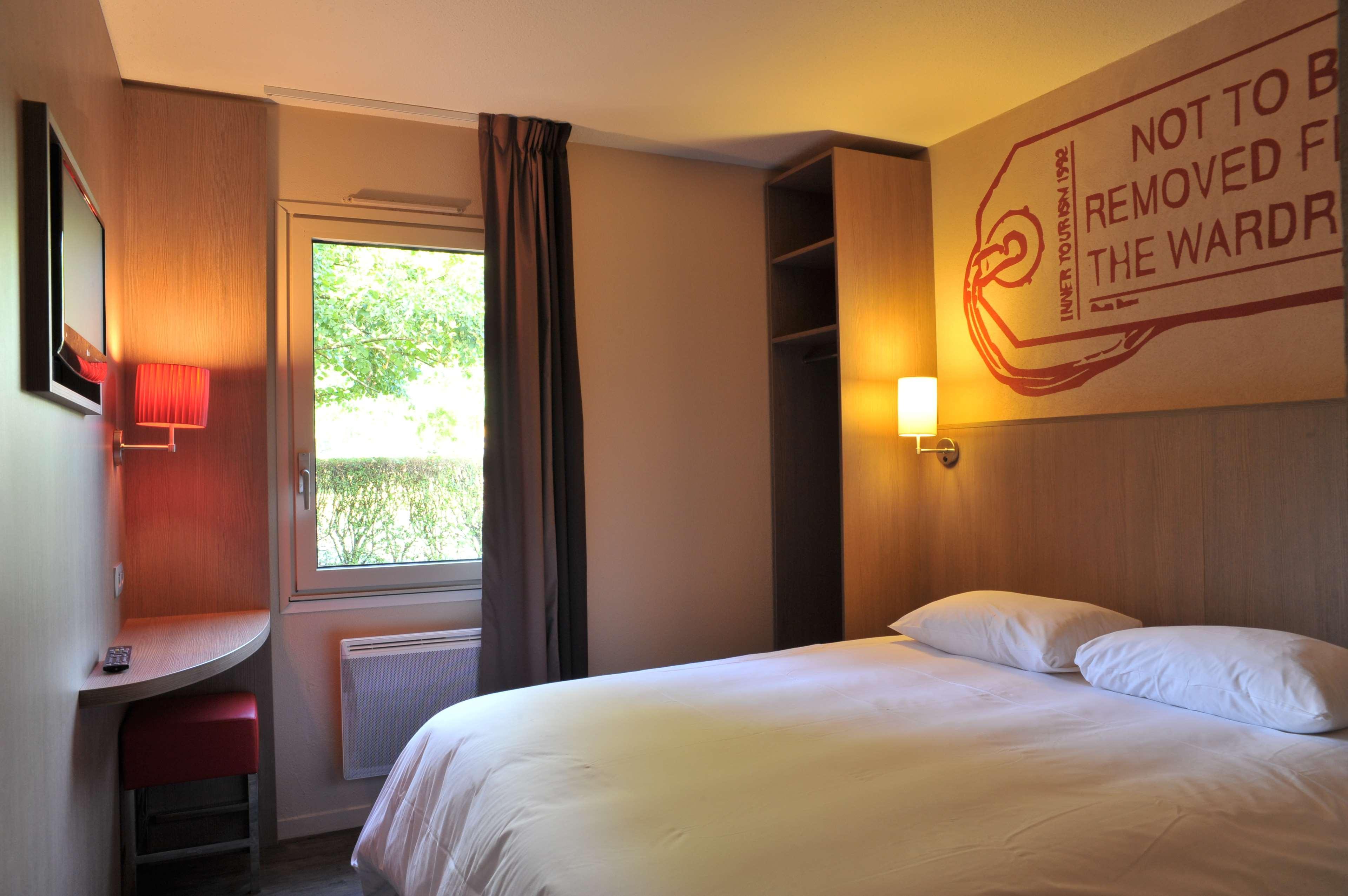Brit Hotel Essentiel Cholet Eksteriør billede