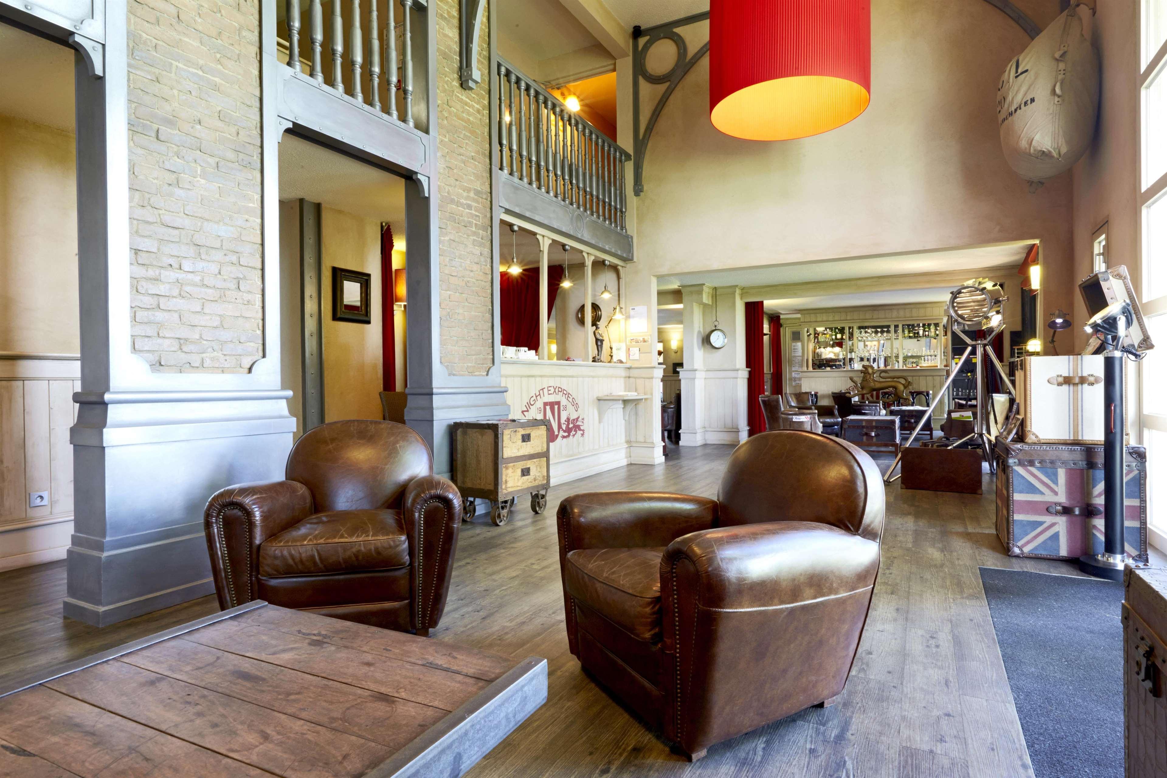 Brit Hotel Essentiel Cholet Eksteriør billede