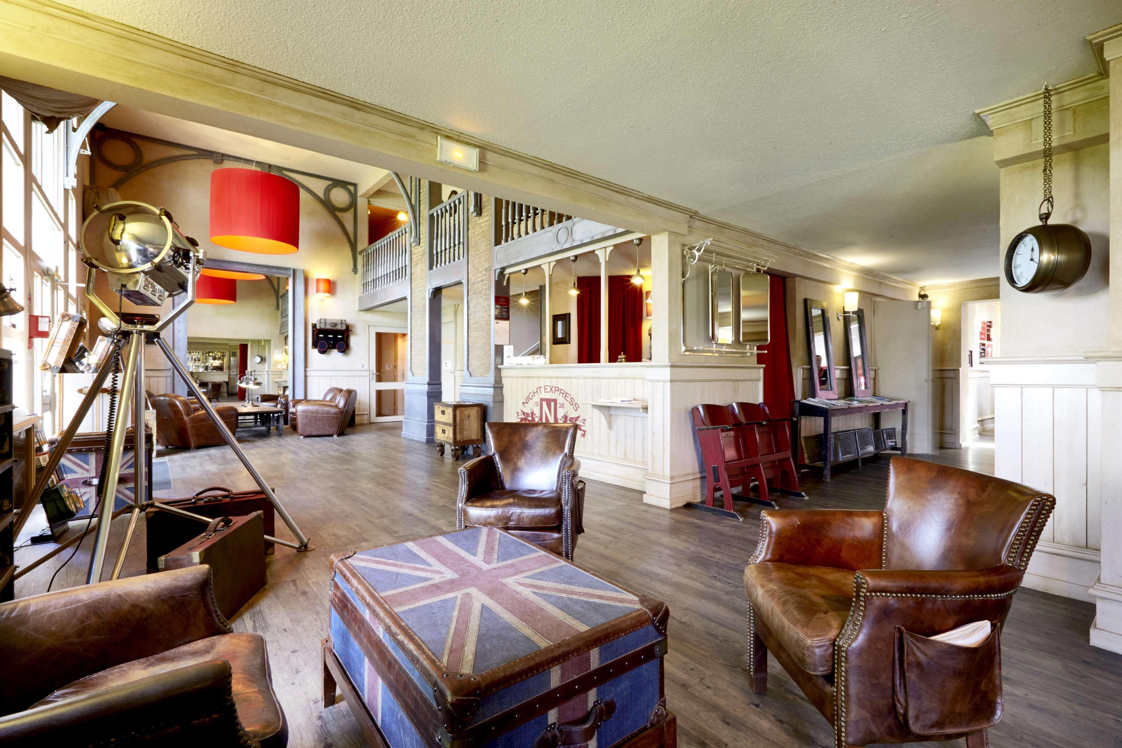 Brit Hotel Essentiel Cholet Eksteriør billede