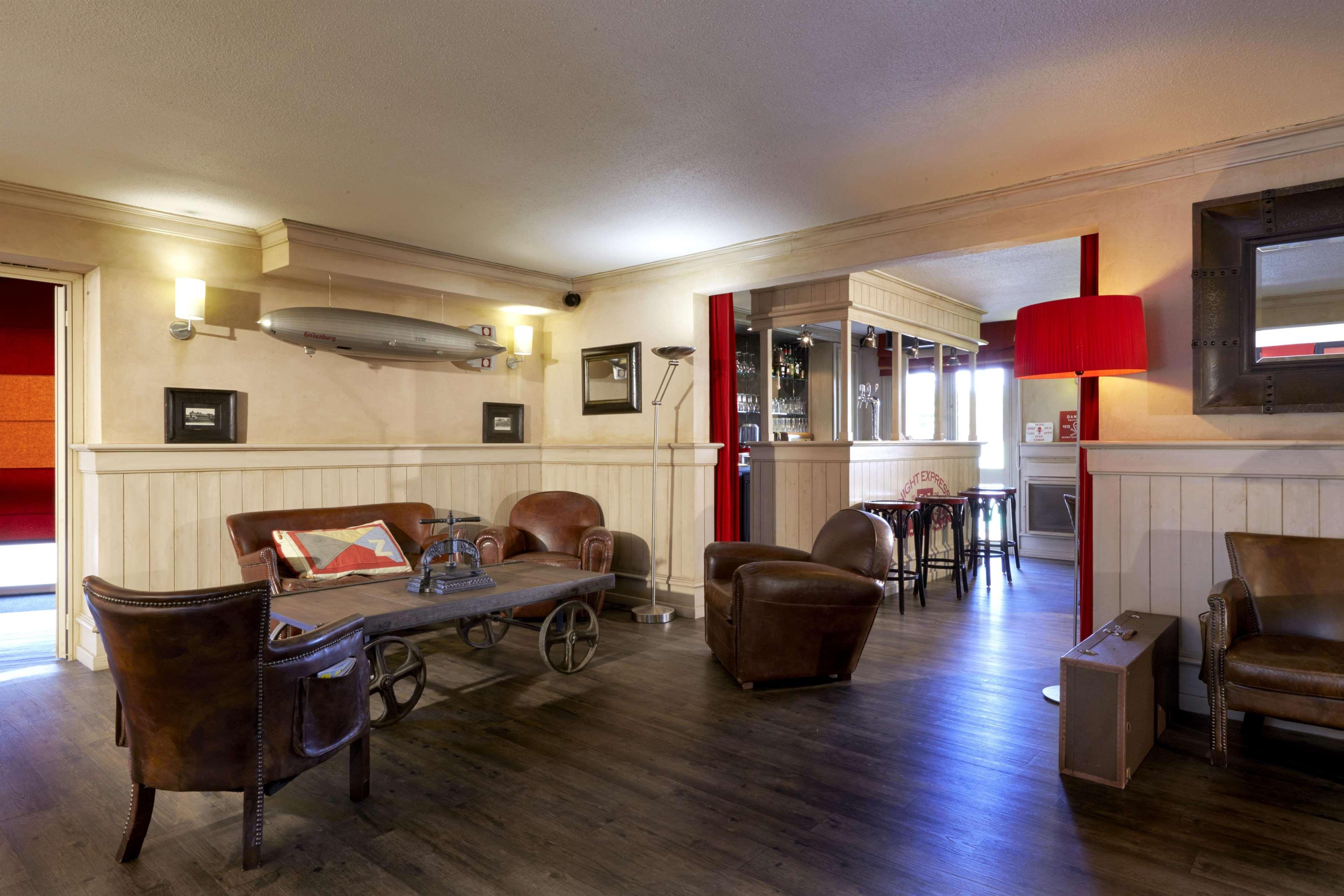 Brit Hotel Essentiel Cholet Eksteriør billede