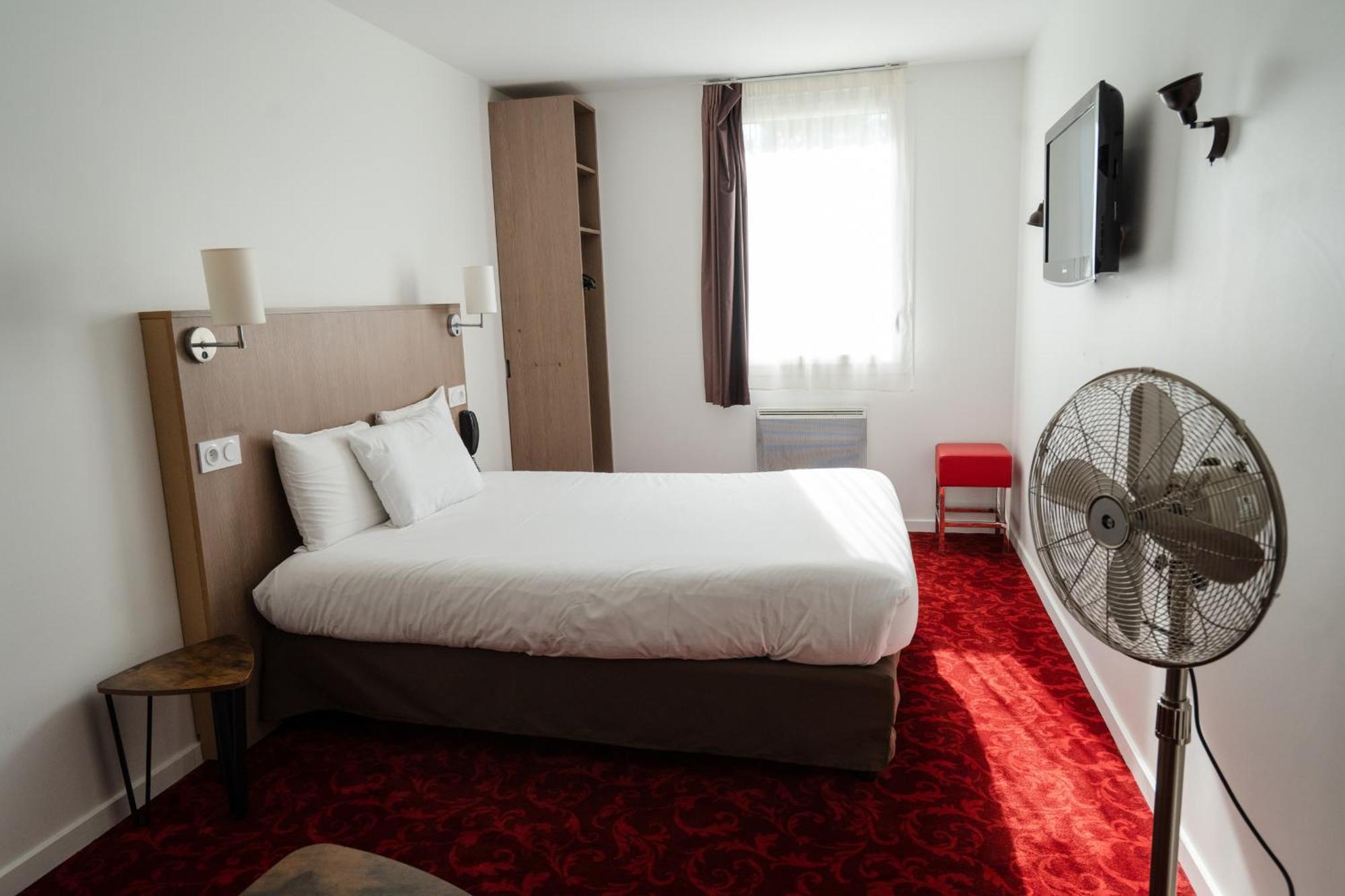 Brit Hotel Essentiel Cholet Eksteriør billede