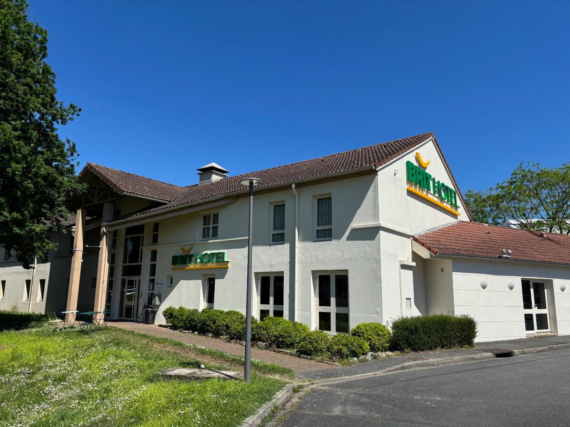 Brit Hotel Essentiel Cholet Eksteriør billede
